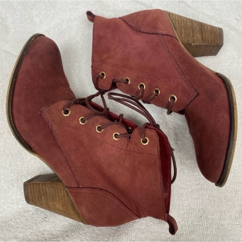 Steve Madden Women's Pennylane Wine Suede Leather Lace Up Heeled Bootie Size 8 - Picture 3 of 15